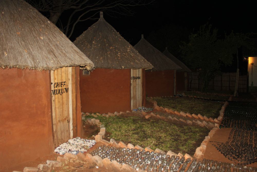 Zinga Backpackers Hotel Livingstone Exterior photo