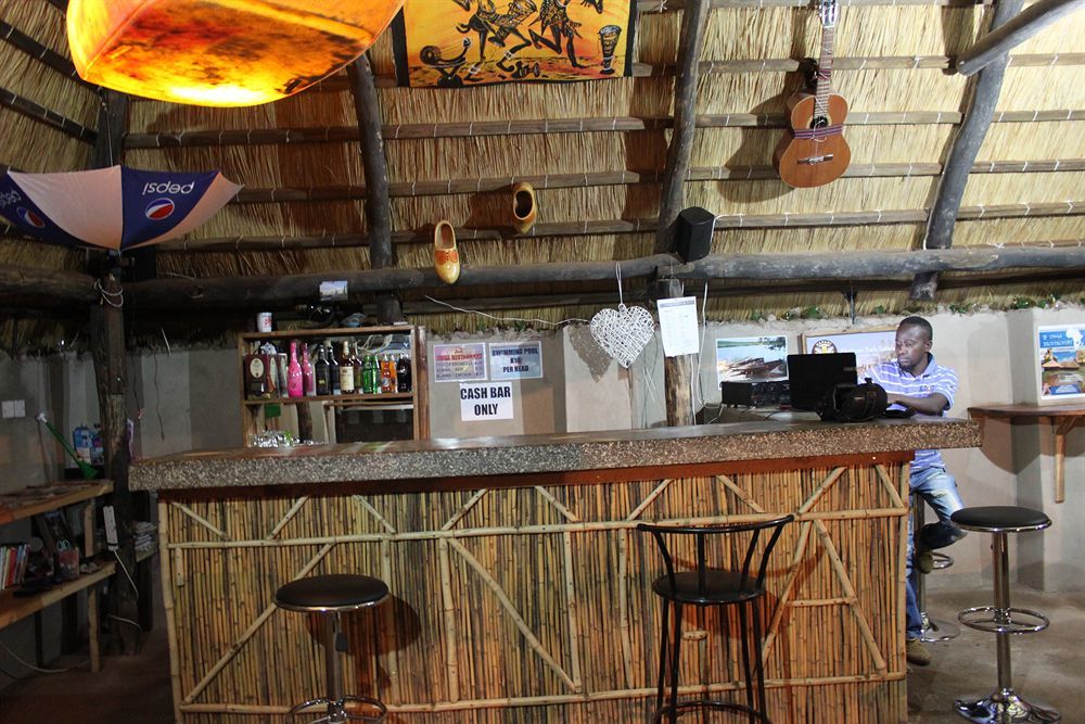 Zinga Backpackers Hotel Livingstone Exterior photo