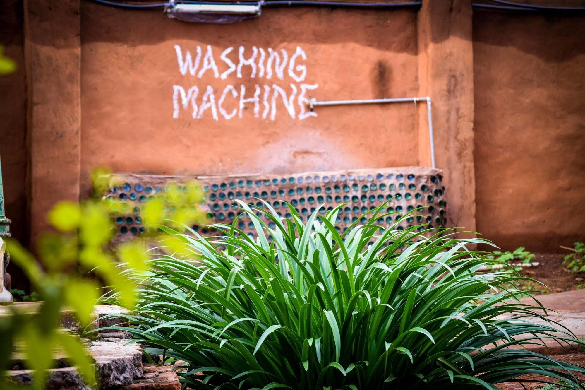Zinga Backpackers Hotel Livingstone Exterior photo